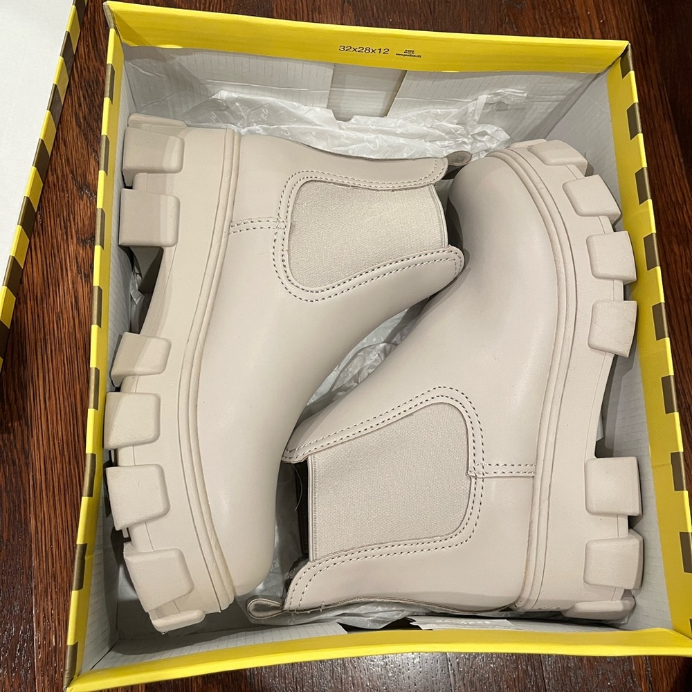 Stylish Beige Ankle Boots